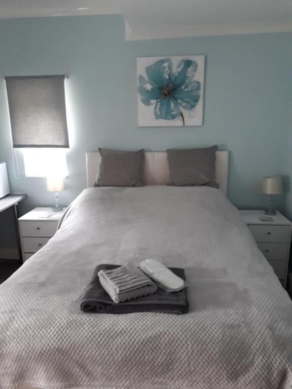 Santi Bhavana Bed & Breakfast - Deluxe Double Room With Shower