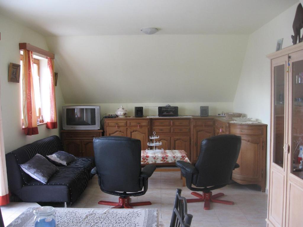 A television and/or entertainment centre at Bella