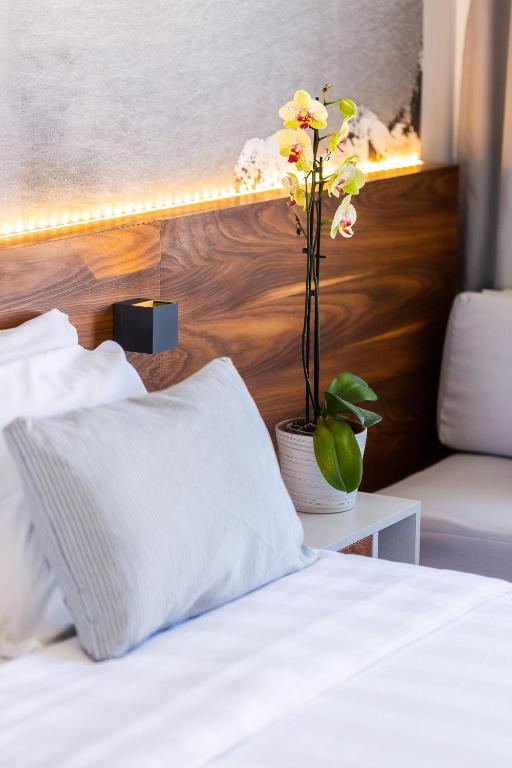 Atrium Ambiance Hotel - 5