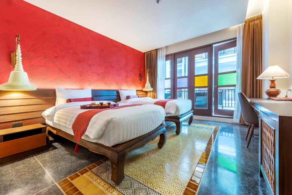 
Deluxe Twin Bed Pool View 
