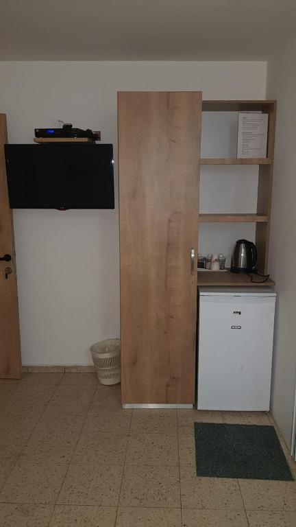 Kuchyň nebo kuchyňský kout v ubytování Arava Hostel