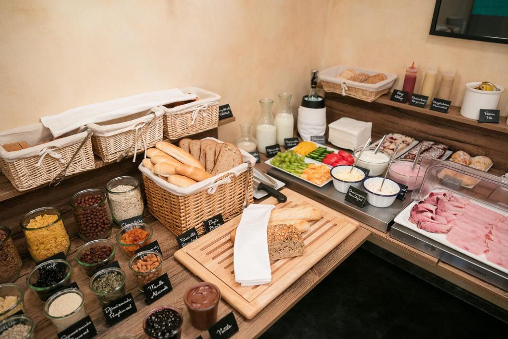 Pytloun Design Self Check-in Hotel - Resim 23