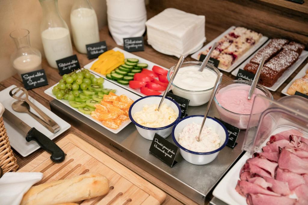 Pytloun Design Self Check-in Hotel - Resim 24