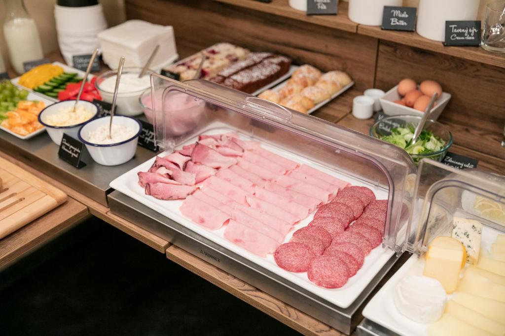 Pytloun Design Self Check-in Hotel - Resim 15