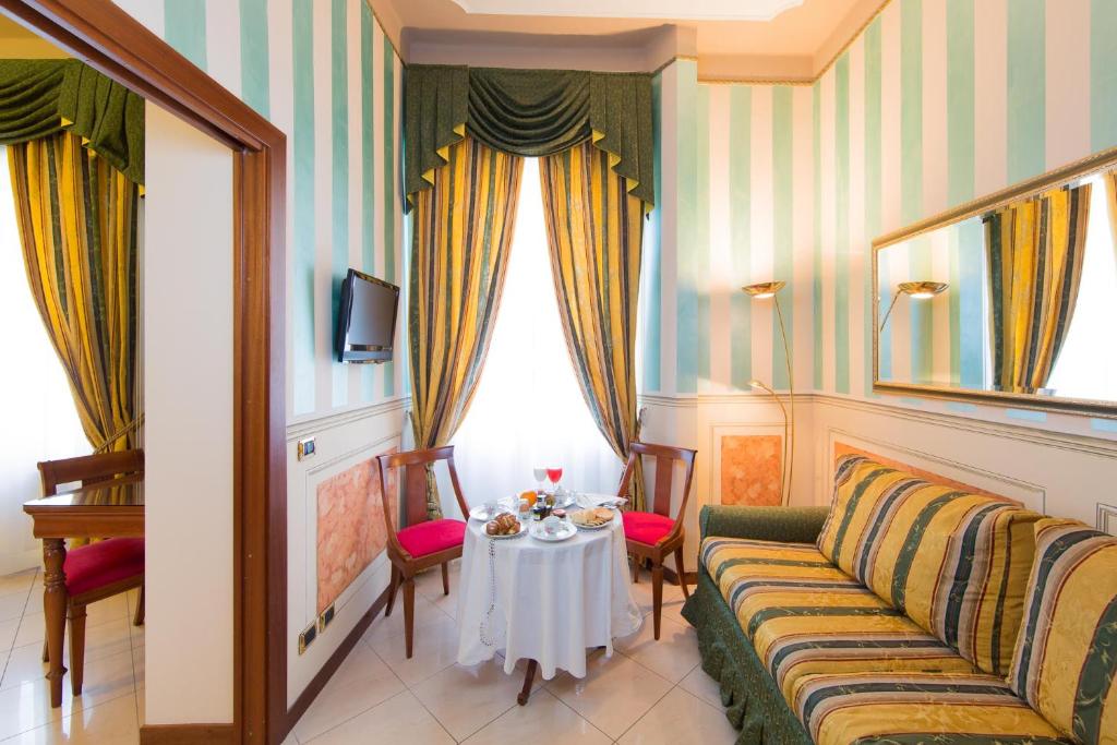 Posezení v ubytování Hotel Londra