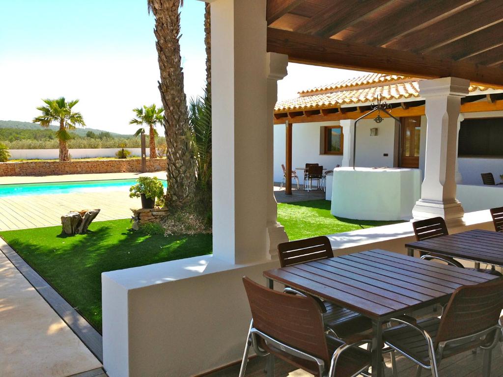The swimming pool at or close to Es Pas Formentera Agroturismo