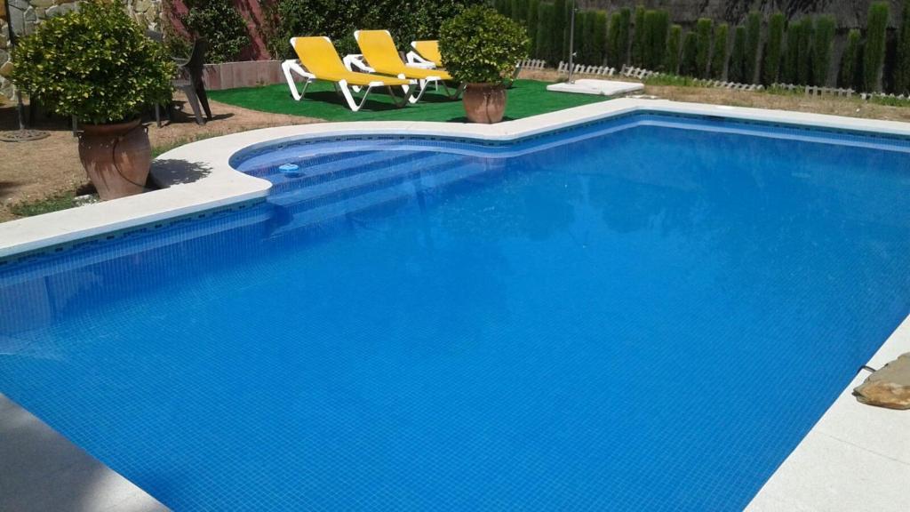Fotografie z fotogalerie ubytování Casa encantadora con piscina privada y chimenea v destinaci Las Jaras