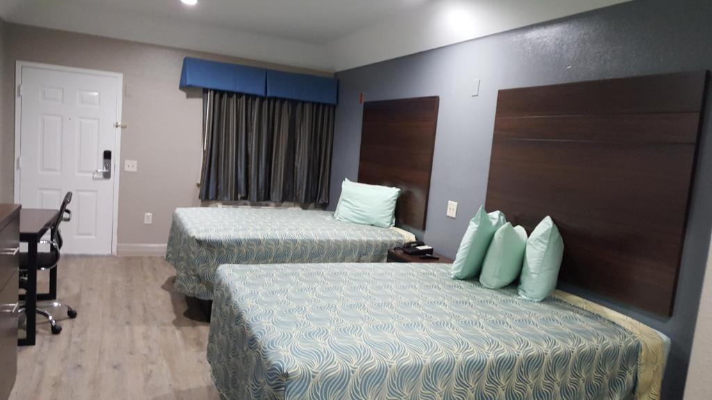 Palace Inn - 