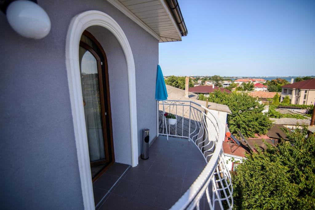 Balkón nebo terasa v ubytování Vila Onasis