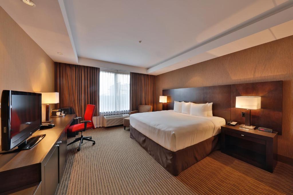 
Premium King Room - Non-Smoking
