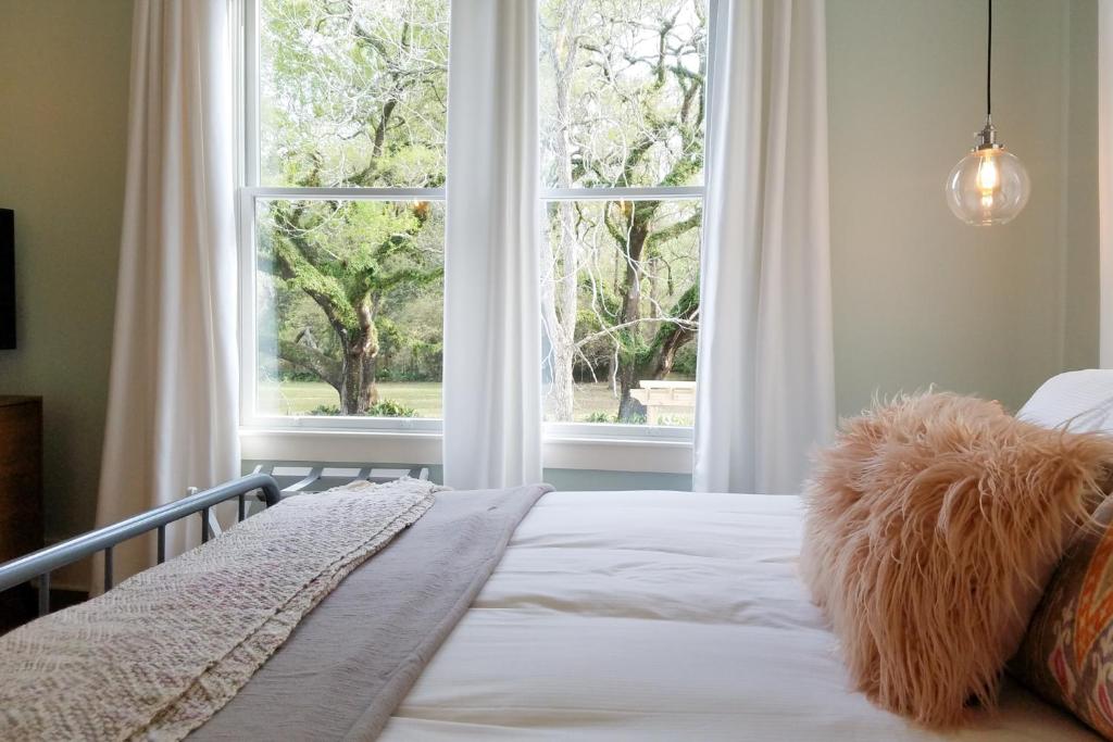 Abita Springs Hotel - Rey Suite