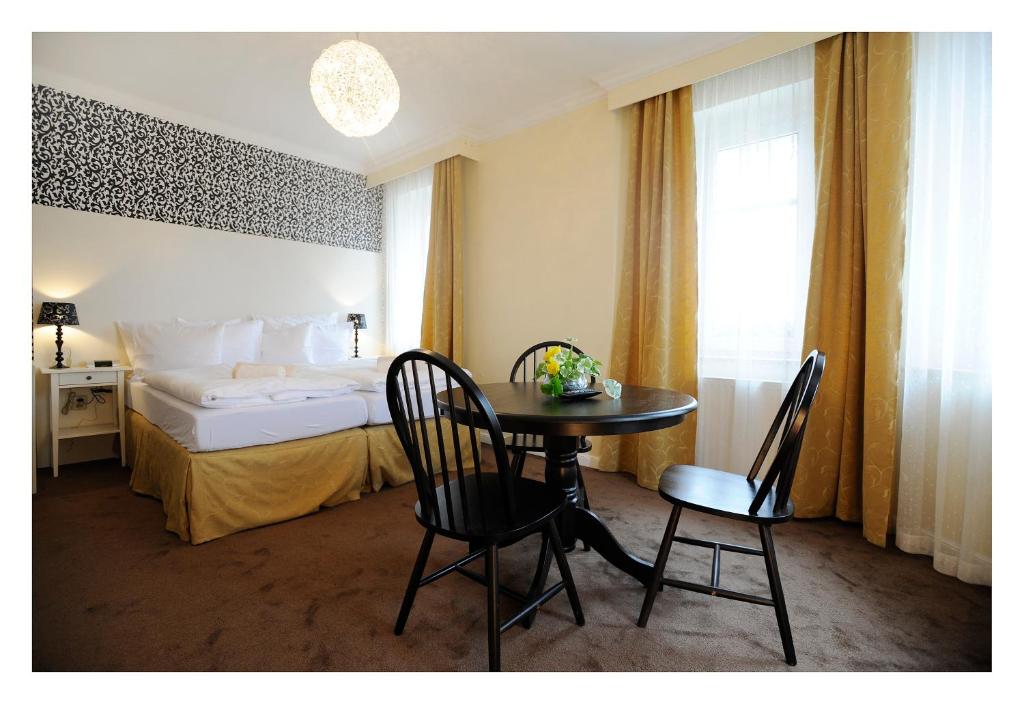 Pytloun Design Self Check-in Hotel - Resim 38