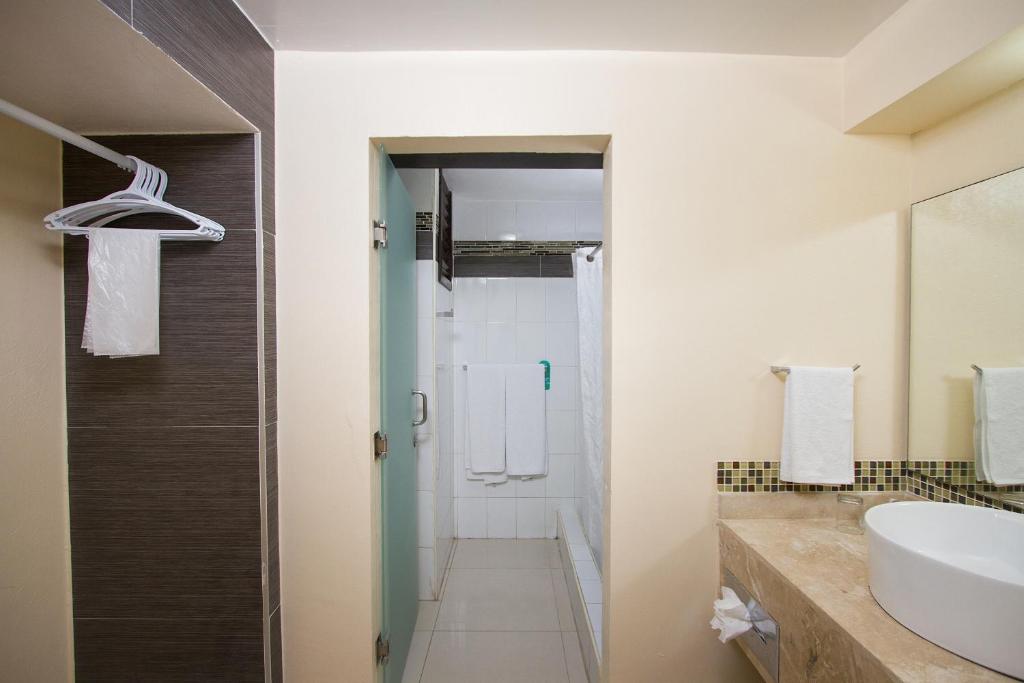 Un baño de Don Pelayo Pacific Beach