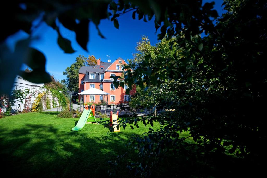 Pytloun Design Self Check-in Hotel - Resim 5