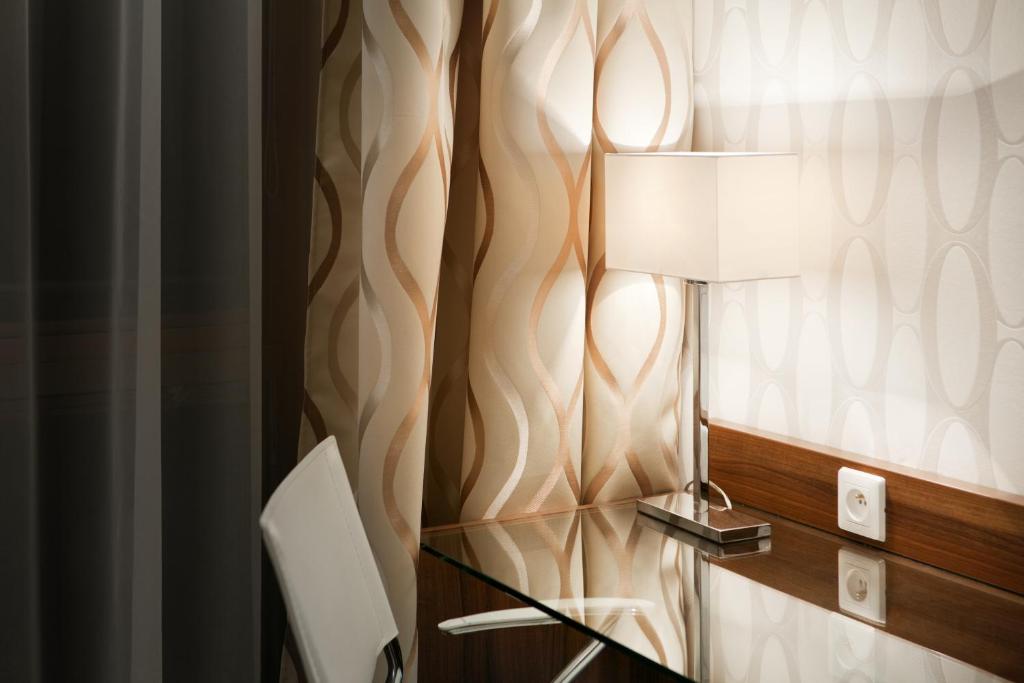 Pytloun City Boutique Self Check-in Hotel - 10