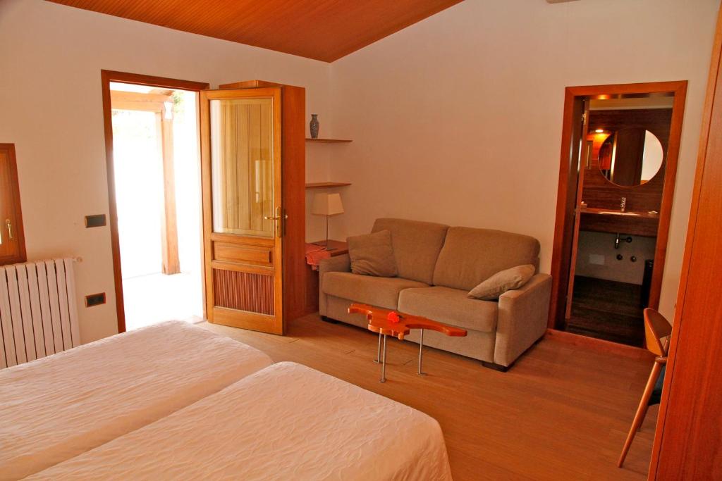 A seating area at Es Pas Formentera Agroturismo