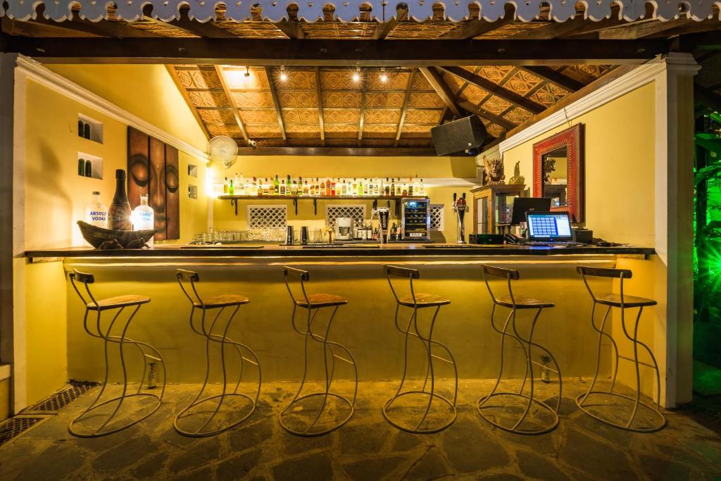 Lounge nebo bar v ubytování Fiesta Beach Resort