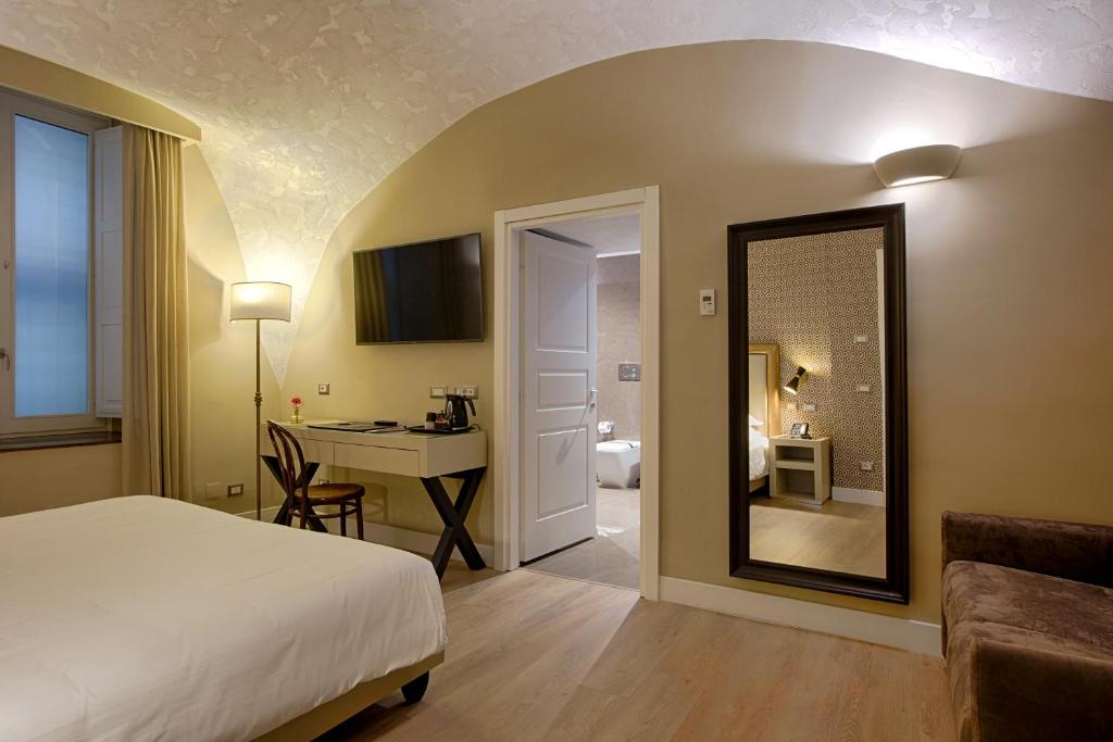 Caruso Place Luxury Rooms & Suites - Resim 36