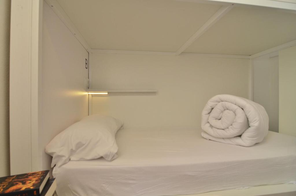Cama o camas de una habitación en Far Home Bernabeu