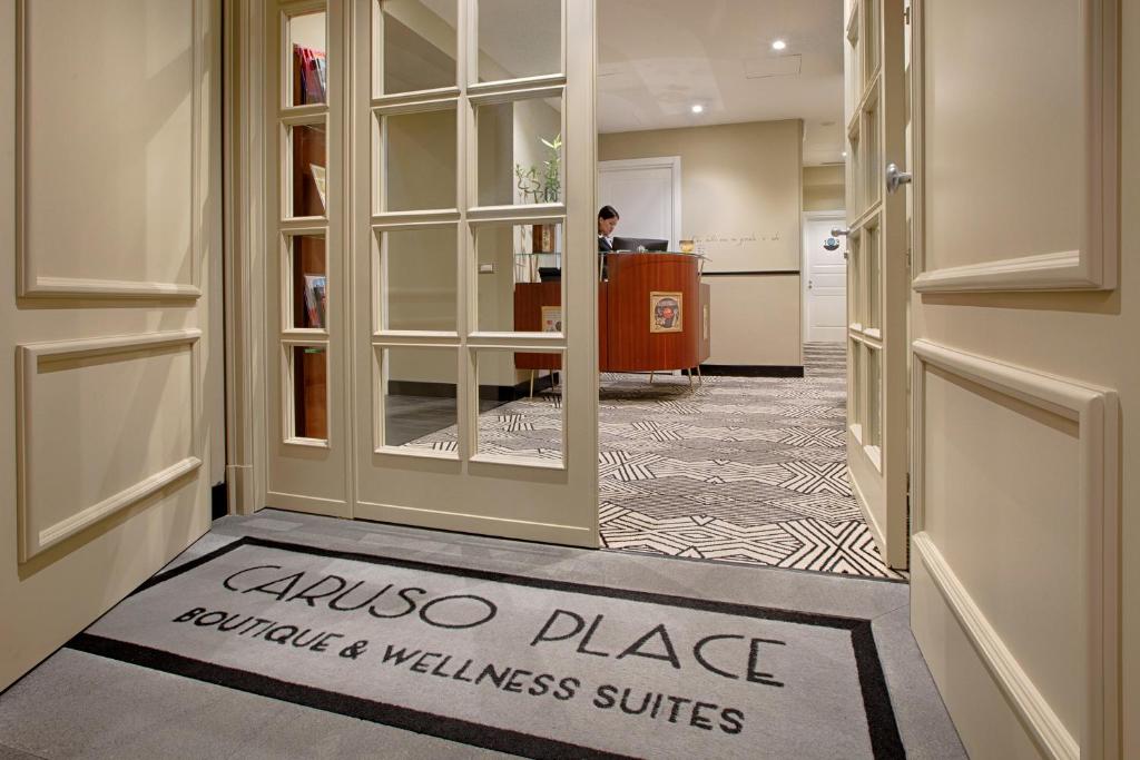 Zdjęcie z galerii obiektu Caruso Place Boutique & Wellness Suites w mieście Neapol