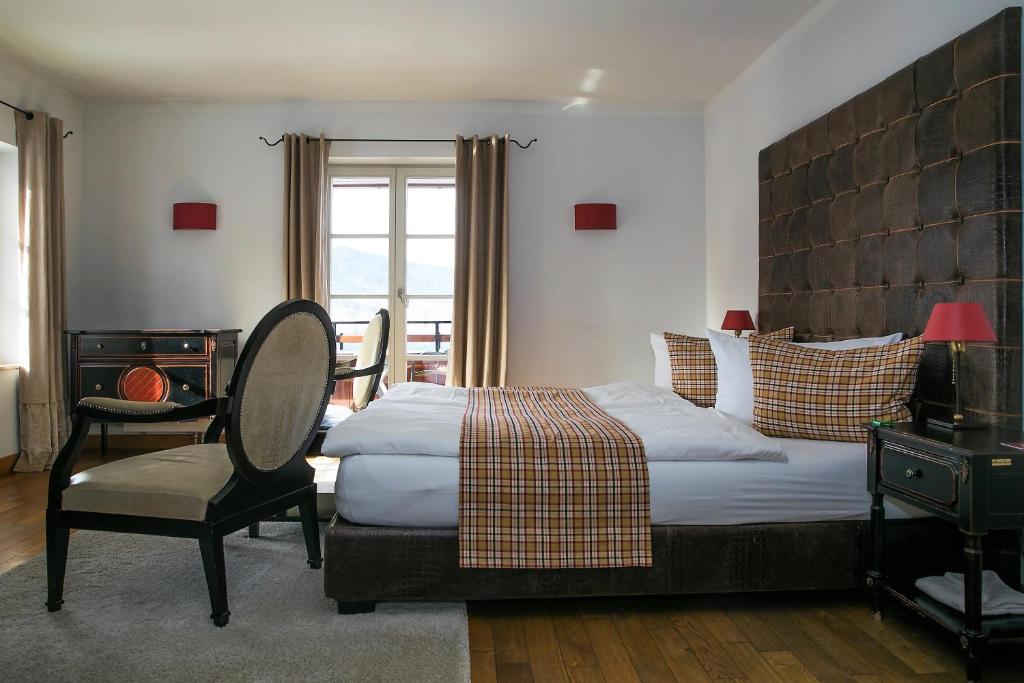 Postel nebo postele na pokoji v ubytování Seehotel Luitpold