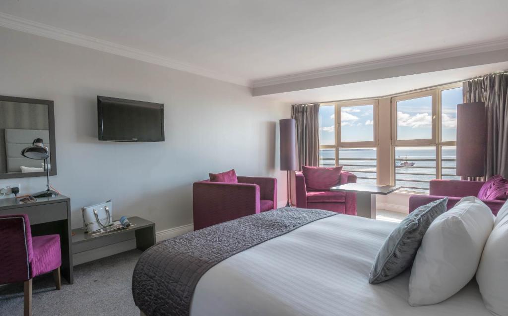 TV a/nebo společenská místnost v ubytování Talbot Hotel Wexford