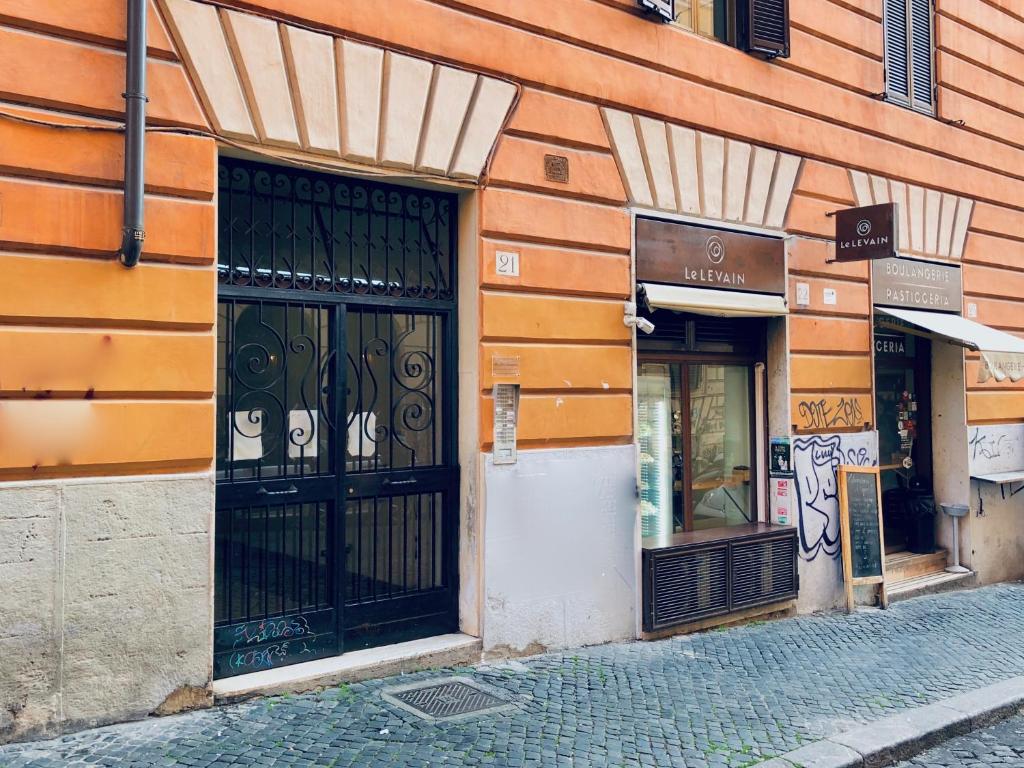 The building in which a panziókat is located