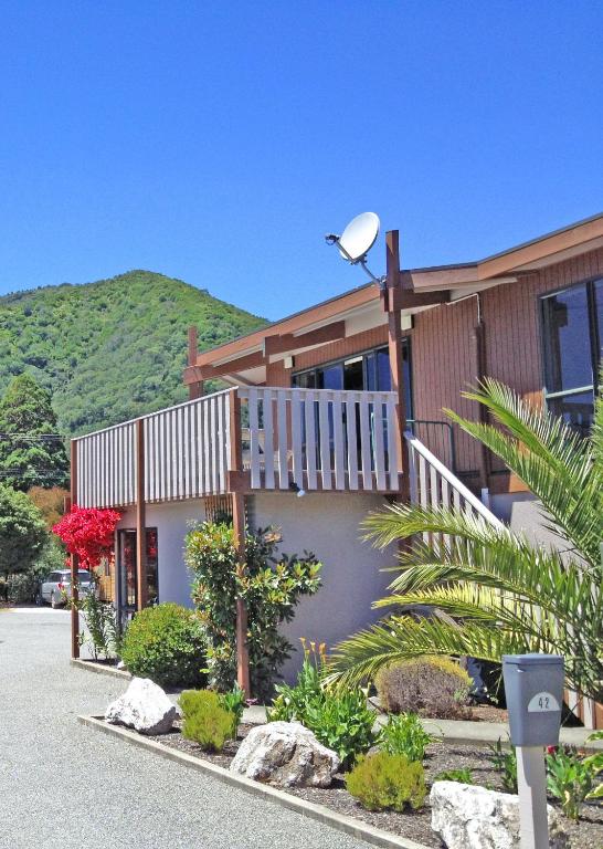 Picton Campervan Park - Resim 10