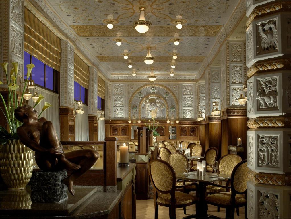 Salon ou bar de l'établissement Art Deco Imperial Hotel