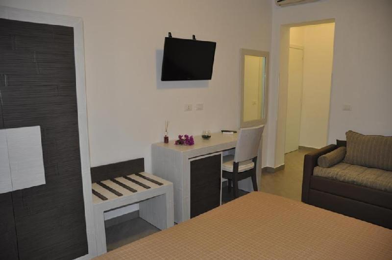 A television and/or entertainment centre at B&B Il Sole