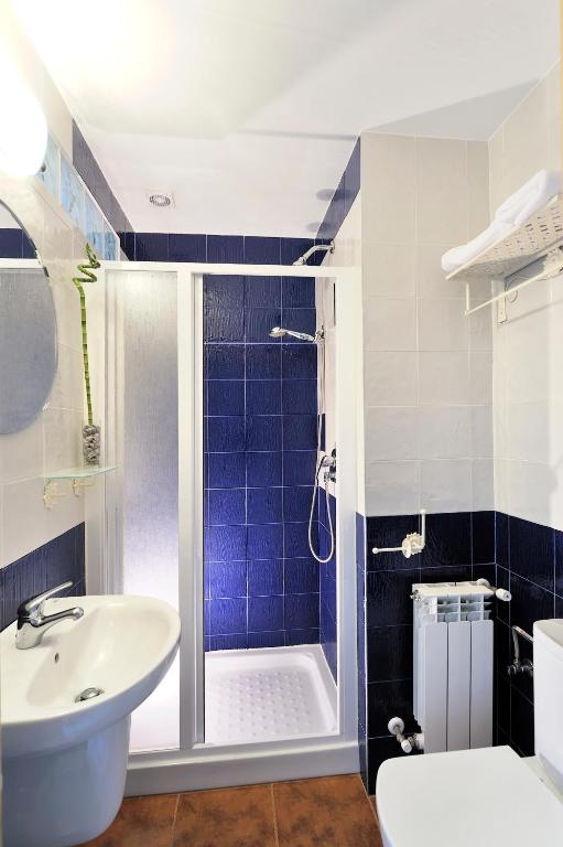Koupelna v ubytování Miralmundo Alojamientos Rurales Ayna - HOSTAL RURAL