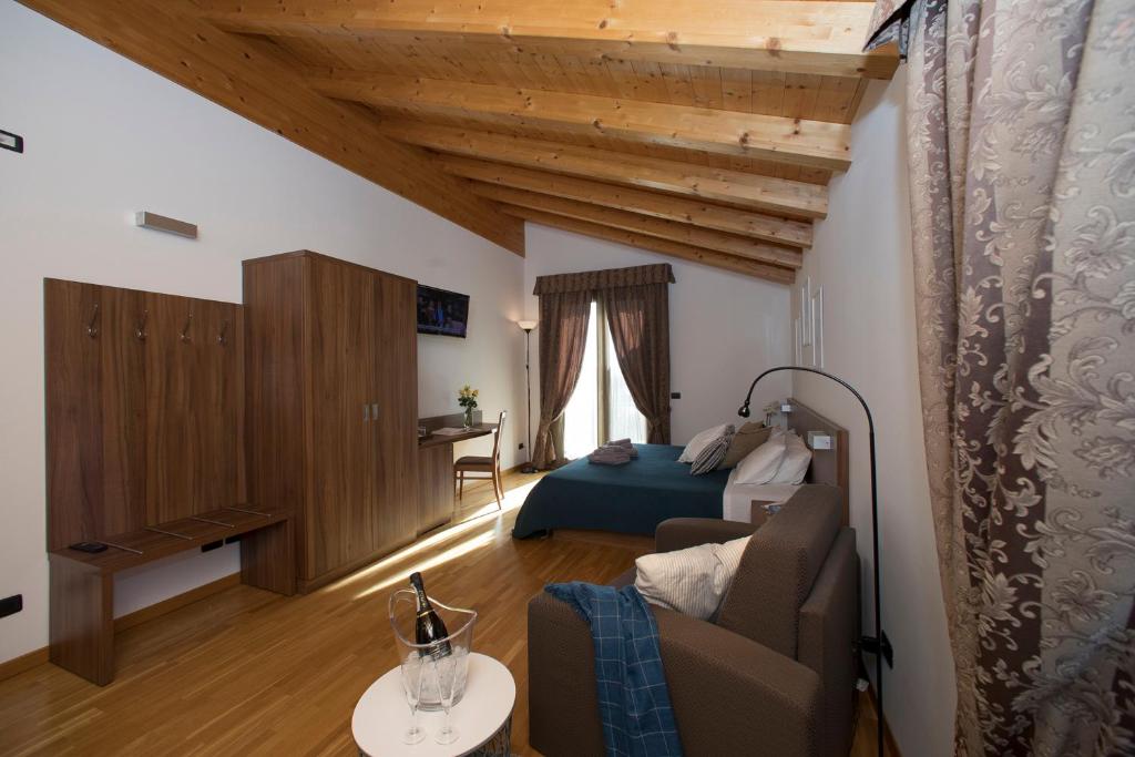 Posedenie v ubytovaní Hotel C25
