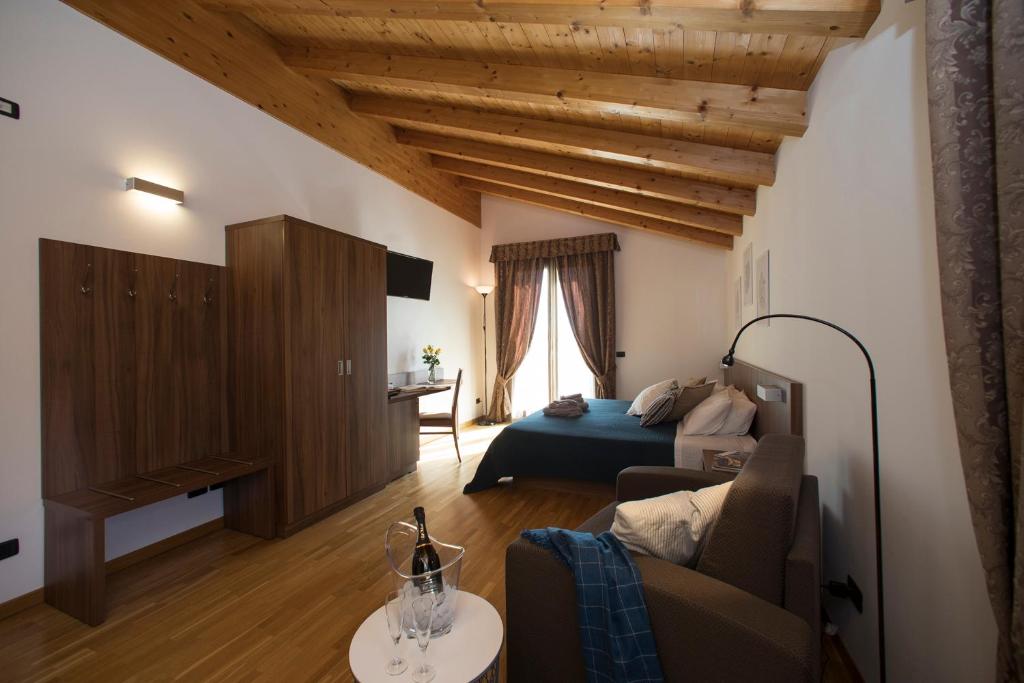 Posedenie v ubytovaní Hotel C25