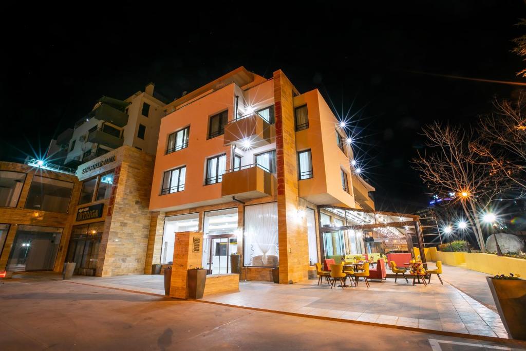 Budova, kde se hotel nachází