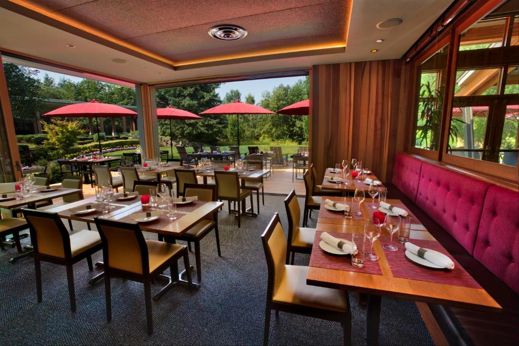 Restaurace v ubytování Cedarbrook Lodge