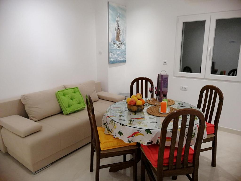 Posedenie v ubytovaní Apartment Marina Komiza