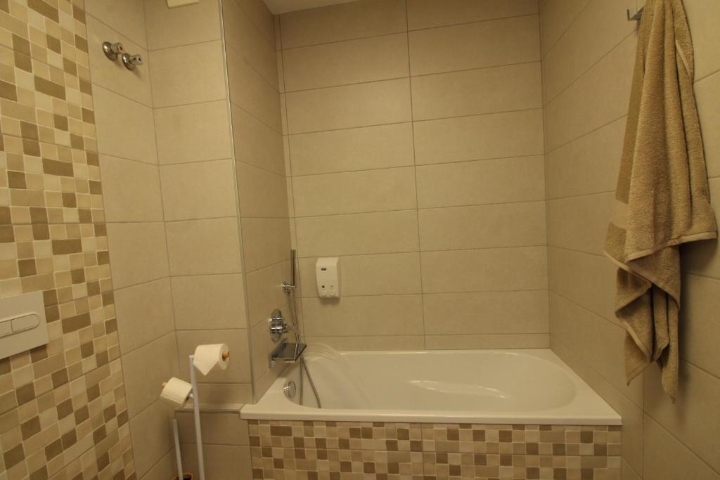 A bathroom at Beach and Family