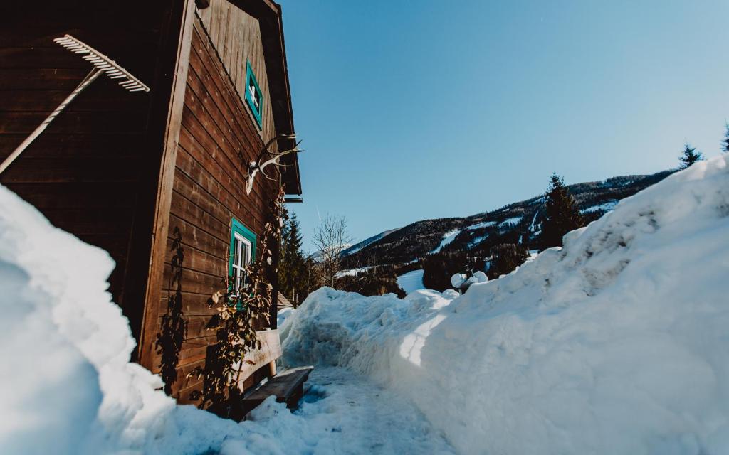 Stegerhütte during the winter