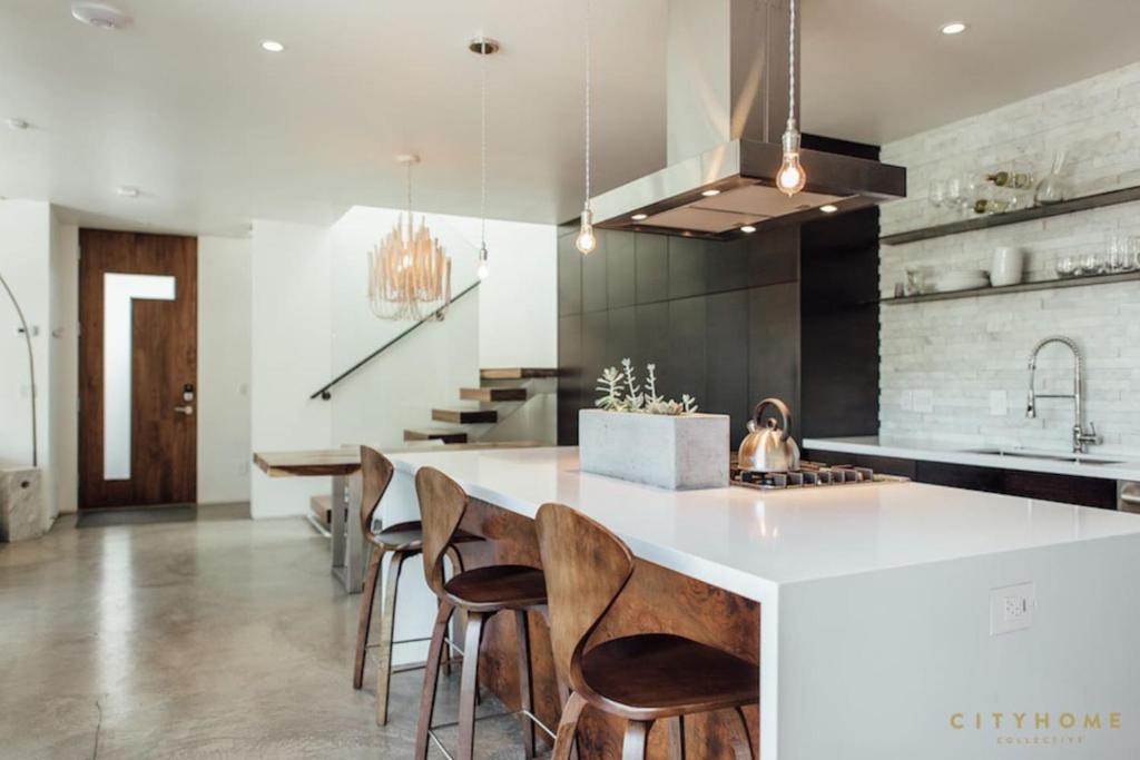 Designer Style Luxury MODERN 5 Star Salt Lake City - Deluxe Villa