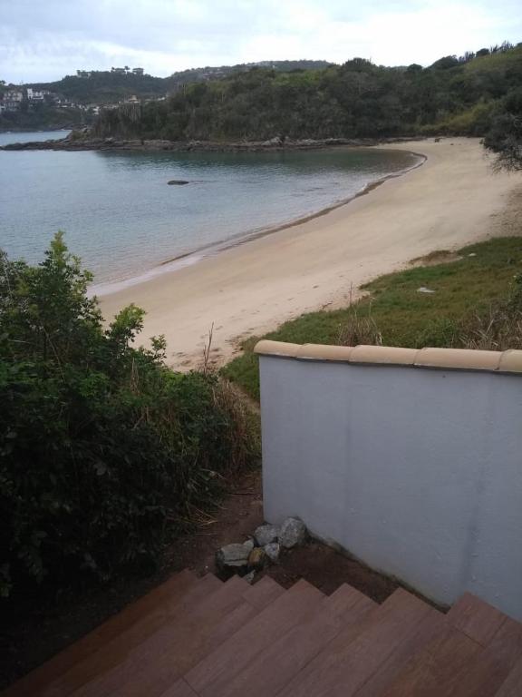  Excelente casa na areia da praia da Ferradura