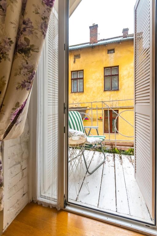 5 LVIV -APART дві кім ізольовані і кухня- студія з балконом тиха центр фото 4