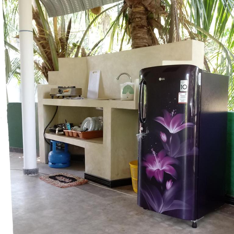 Kuchyň nebo kuchyňský kout v ubytování Unawatuna Backpacker Lodge