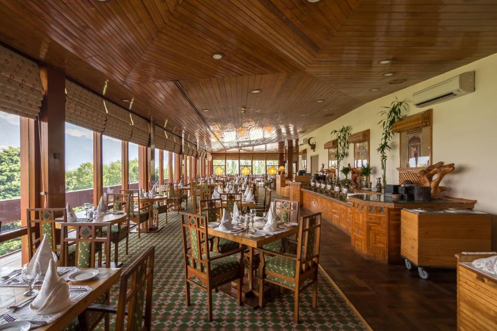 Εστιατόριο ή άλλο μέρος για φαγητό στο Gilgit Serena Hotel
