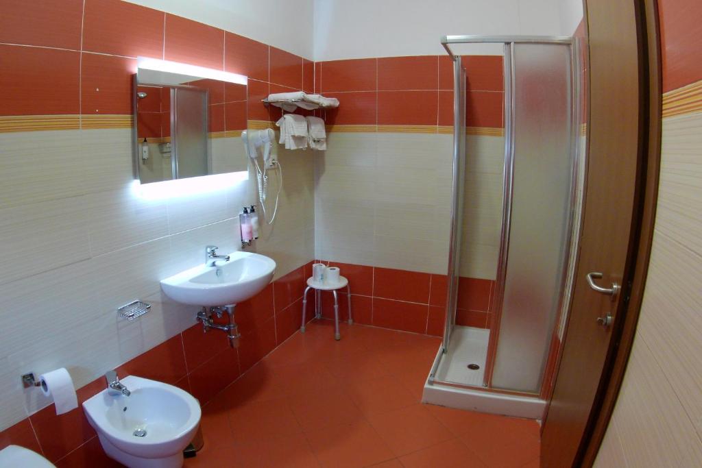Koupelna v ubytování Hotel Gran Sasso & SPA