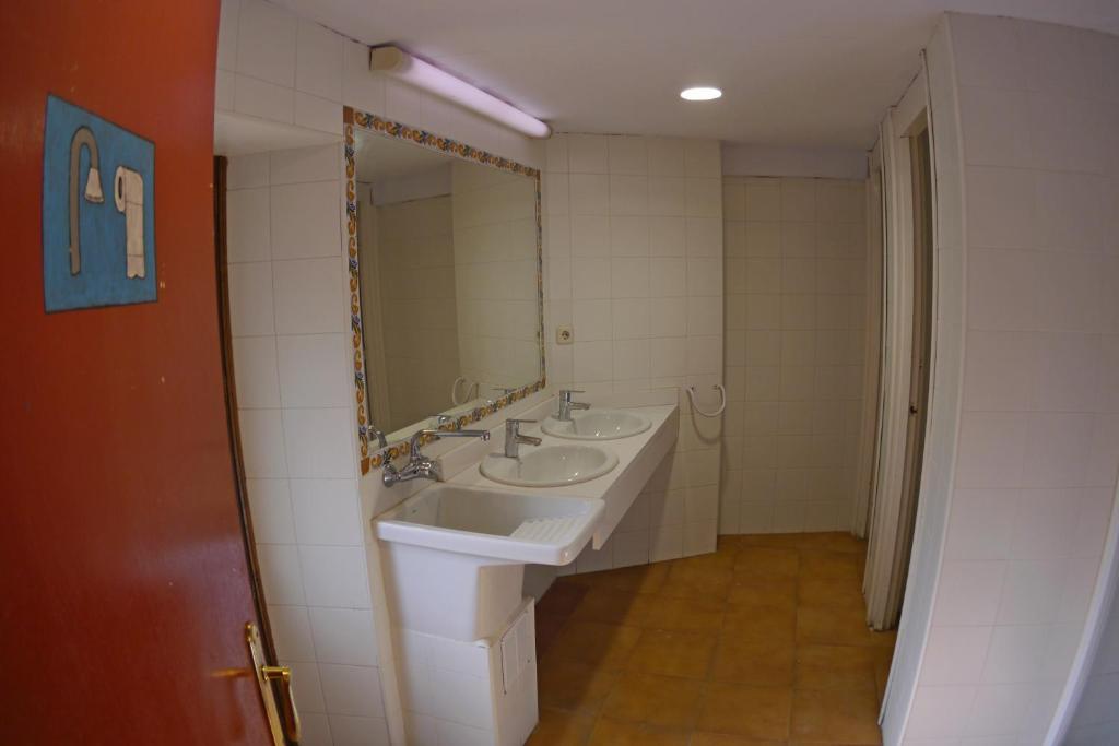 Fotografie z fotogalerie ubytování Albergue Restaurante de Artieda v destinaci Artieda