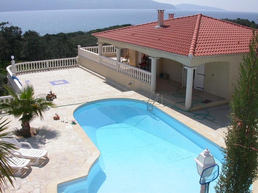 Bazén v ubytování Villa Liamone nebo v jeho okolí