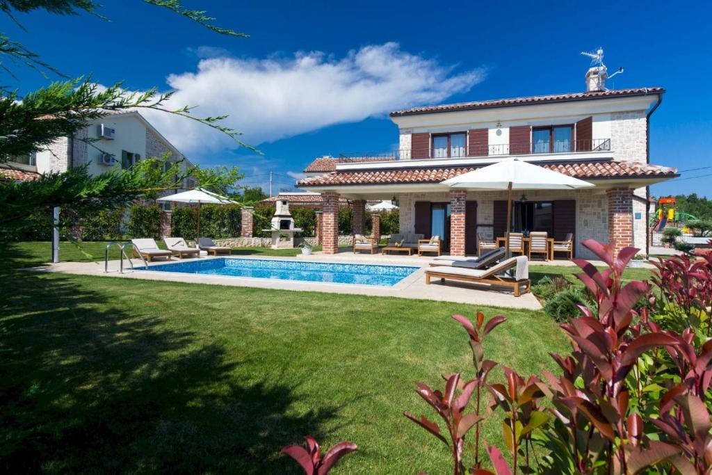 Villa deluxe kvariati. крисатл лас делюкс. отель в греции с классом делюкс. Villa hermosa dominican republic. Villa deluxe.