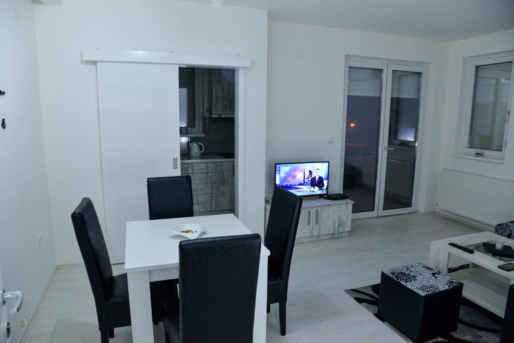 TV a/nebo společenská místnost v ubytování BEST Apartments