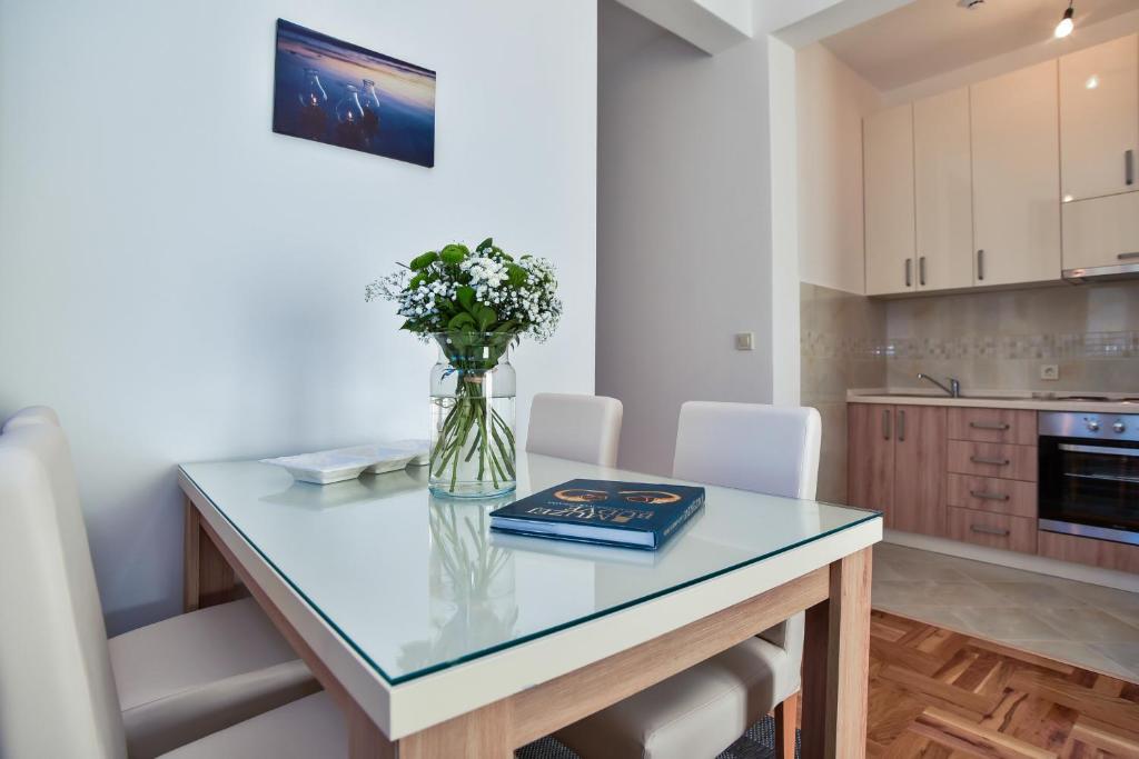 Vistamar Hotel & Apartments - 3