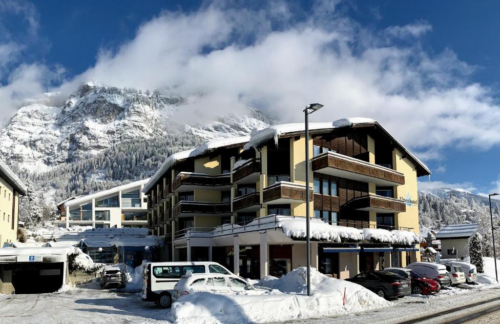 Nespecifikovaný výhled na hory nebo výhled na hory při pohledu z hotelu